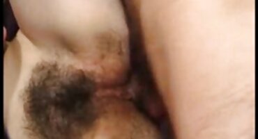 anri sex Ngồi xổm trên vòi nước béo của phim xes khong che hàng xóm bên hồ bơi.